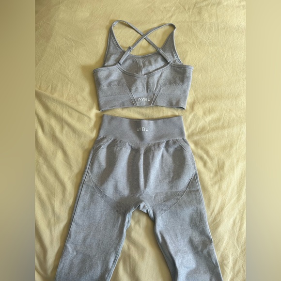 AYBL Set - sports bra and leggings - Picture 4 of 5